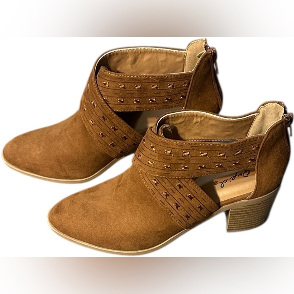 Qupid Brown Ankle Boots with Strap Design